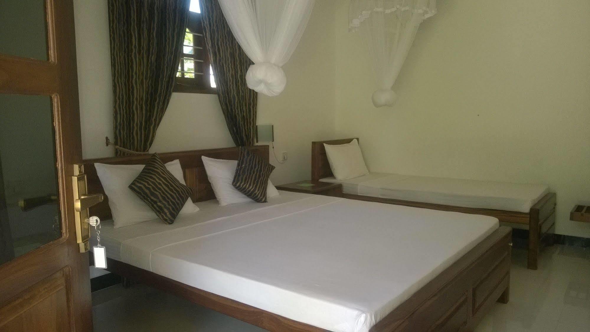 Sigiri Holiday Inn Inamaluwa ภายนอก รูปภาพ